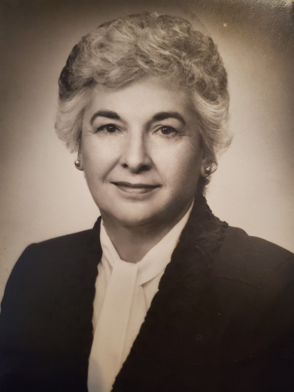 Obituary of Barbara Sales McKinzie