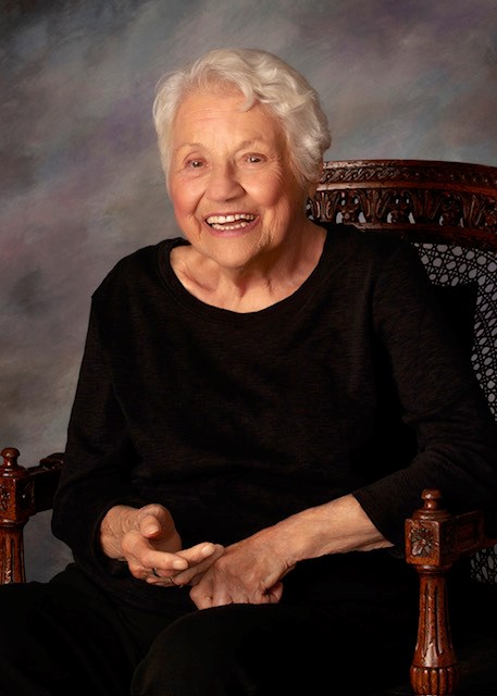 Obituary of Helen Dimitroff