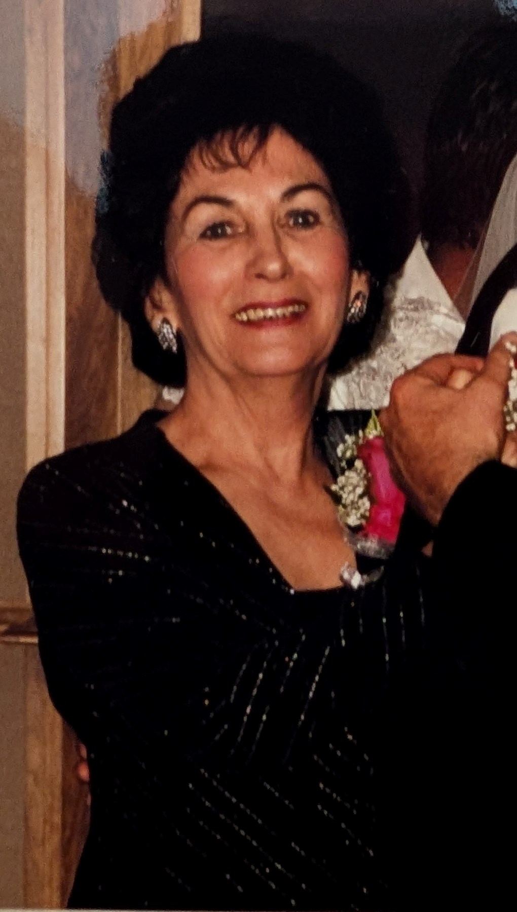 Obituary of Helen "Becky Cassaris" Schaueblin