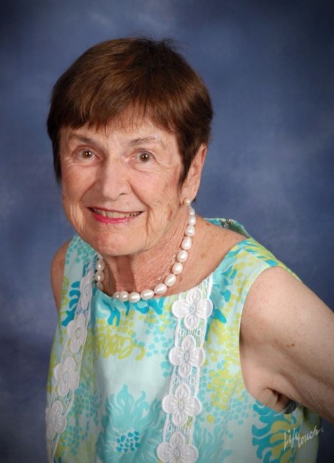 Obituary of Suzanne Winterer Camp