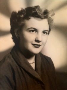 Obituary of Mrs. Dorothy Evelyn Lyle
