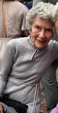 Obituario de Phyllis Stutsman Russell