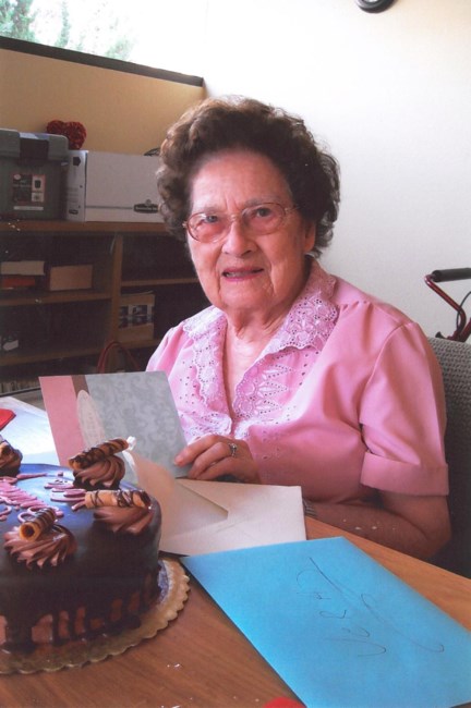 Obituary of Vera M. Sidwell