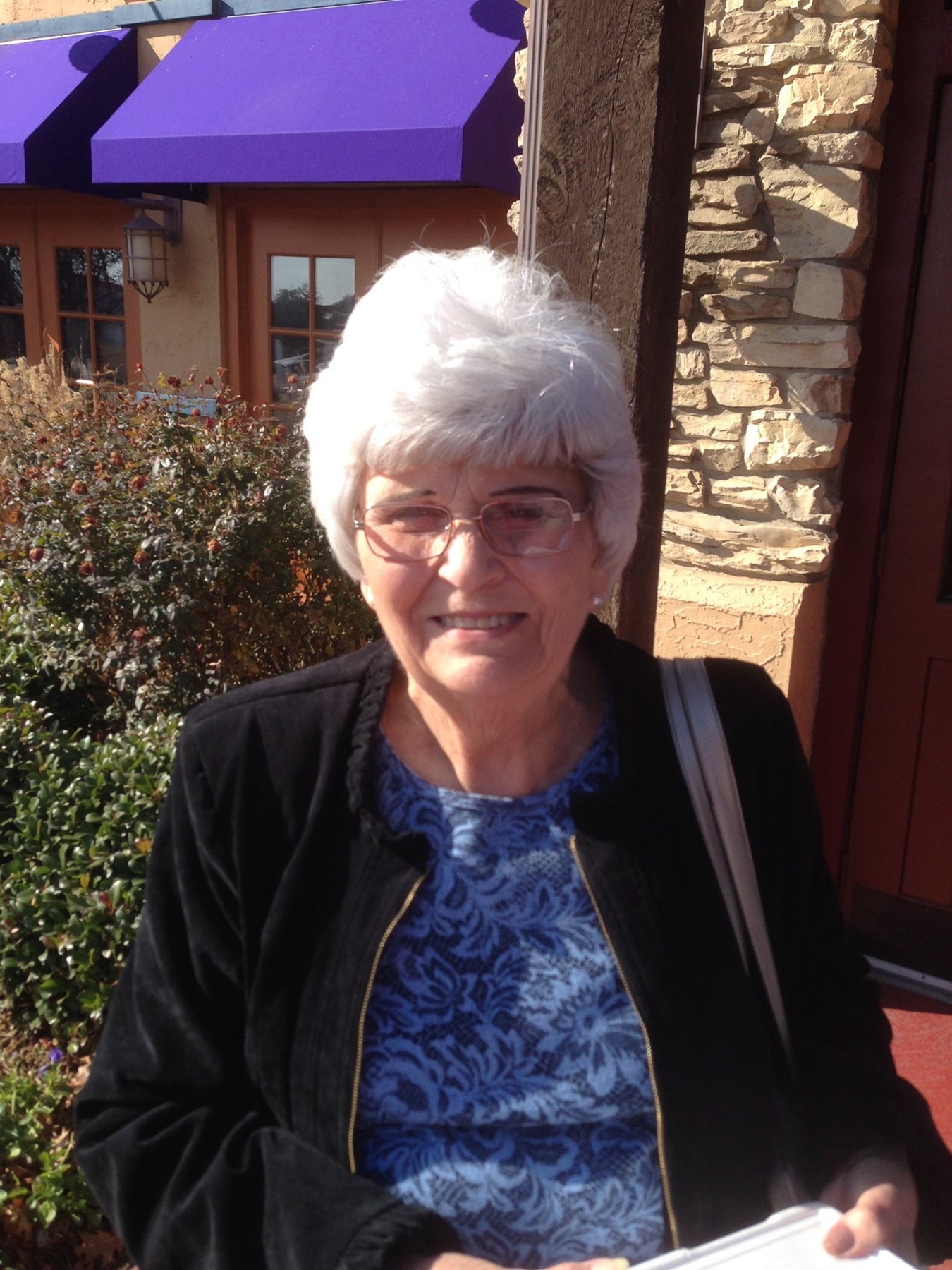 Obituary of Gloria M Van Zandt