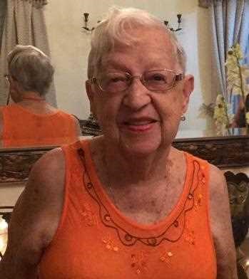 Obituary of María Dolores Villalobos Muñoz