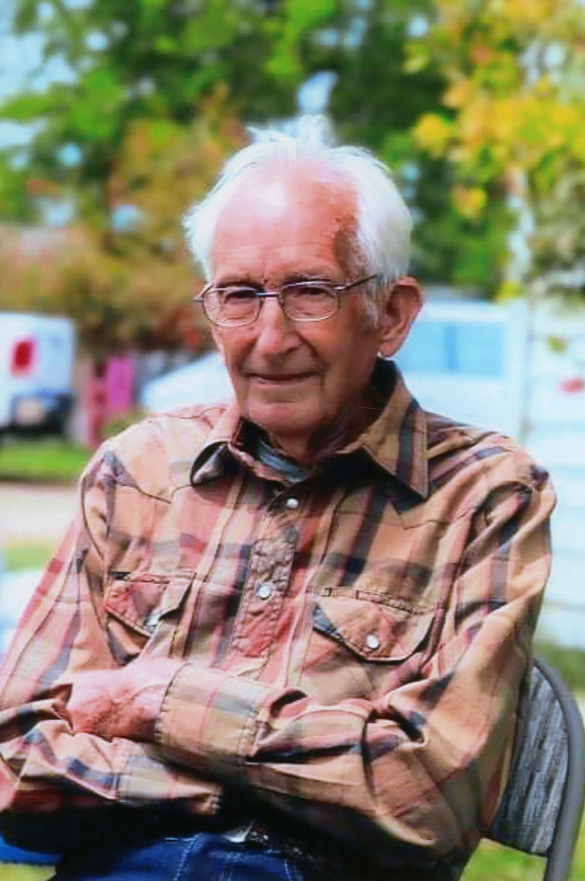 Obituary of Floyd Richard Seniff