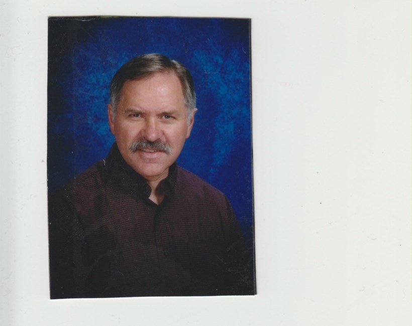 Obituario de Ronald J. Moore