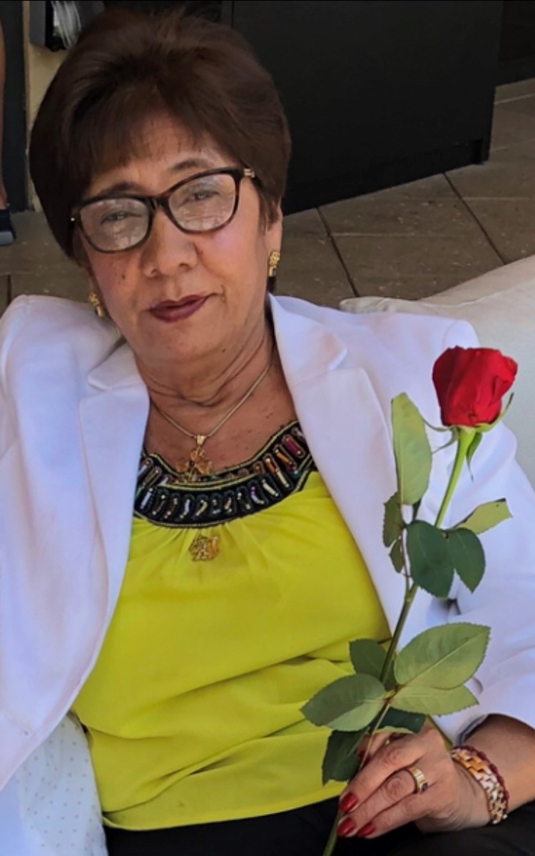 Obituary of Gloria Argentina Cadenas Solorzano