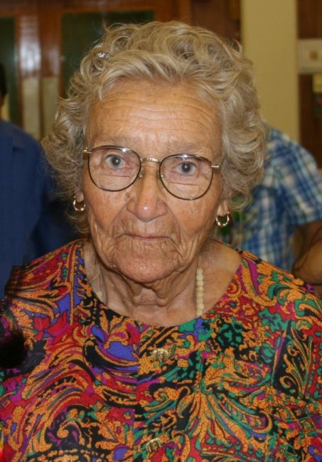 Obituary of Elodia Gonzales Viuda de Contreras