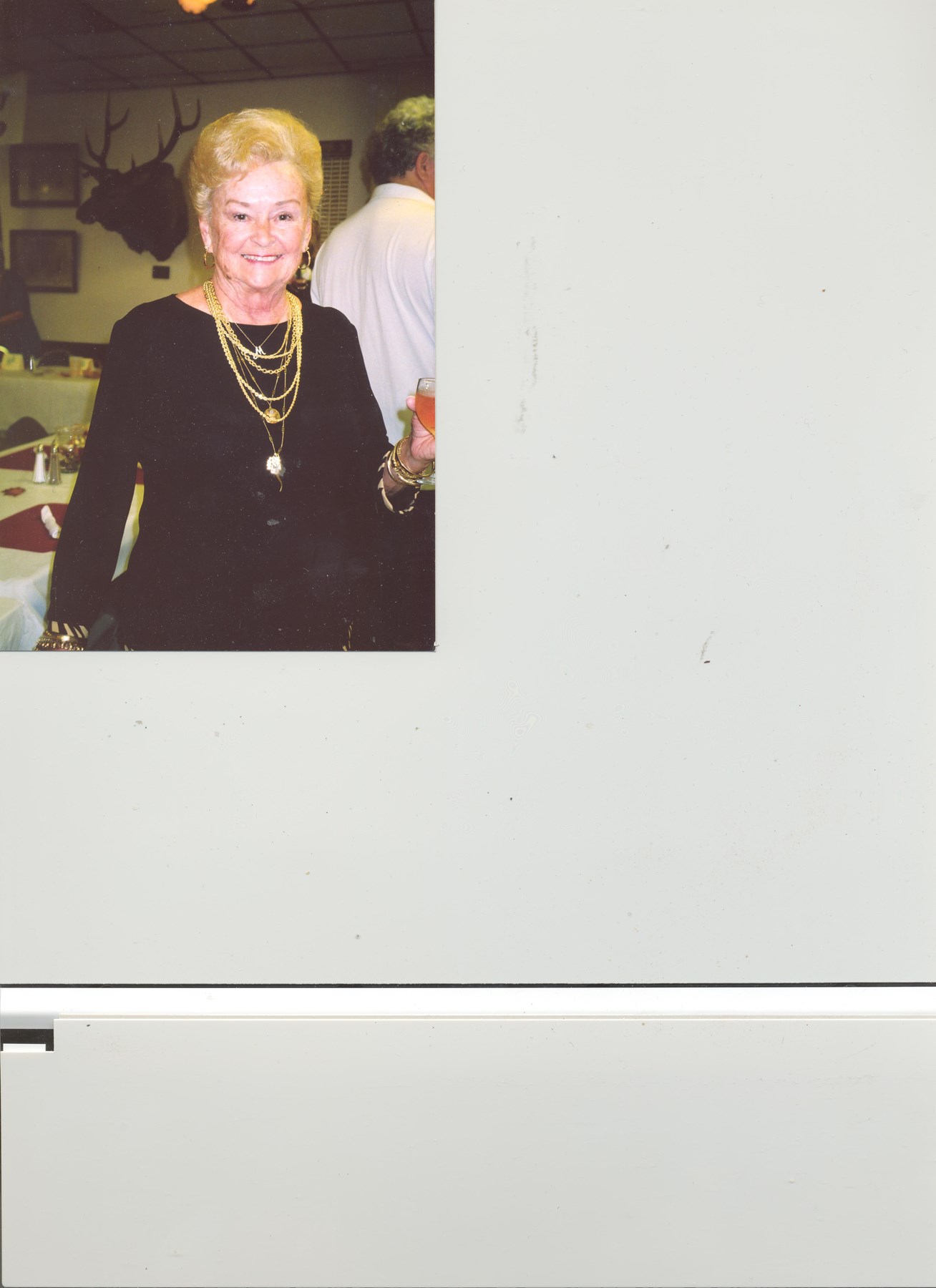 Obituario de Mary Elaine Whitehorn