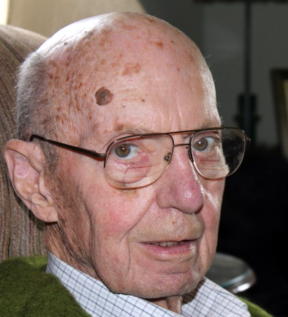 Obituary of Robert Lorne Scott