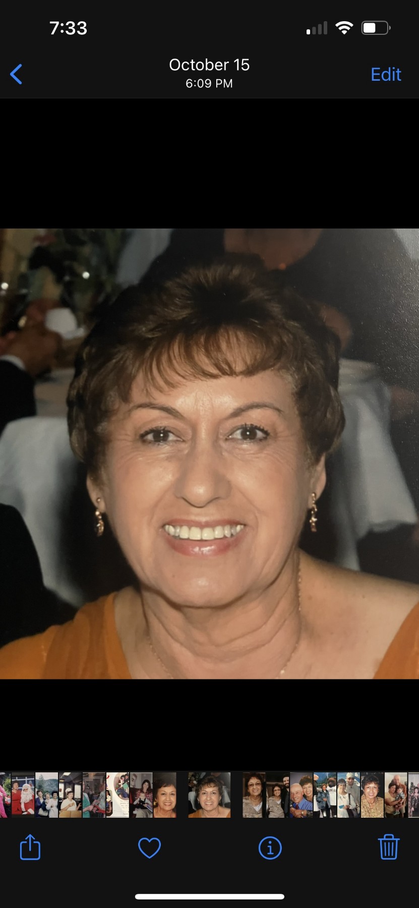 Obituary of Victoria Squires