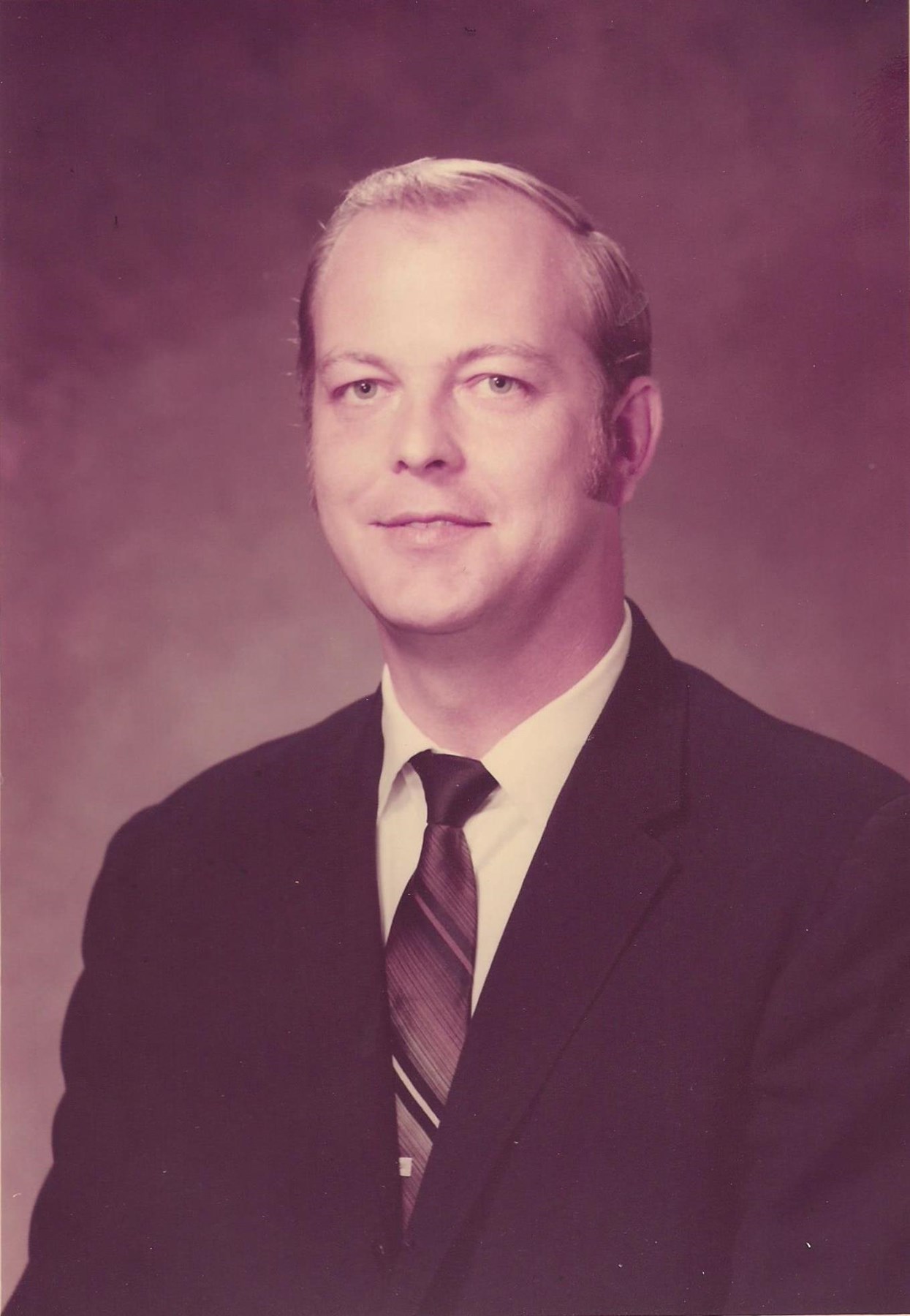 Obituario de Lloyd Paul Hopwood