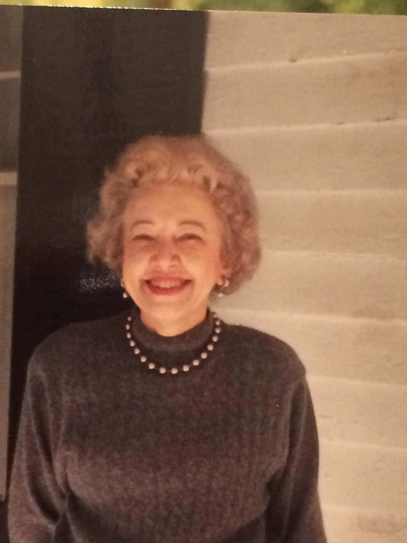 Obituary of Ann Henry Roe