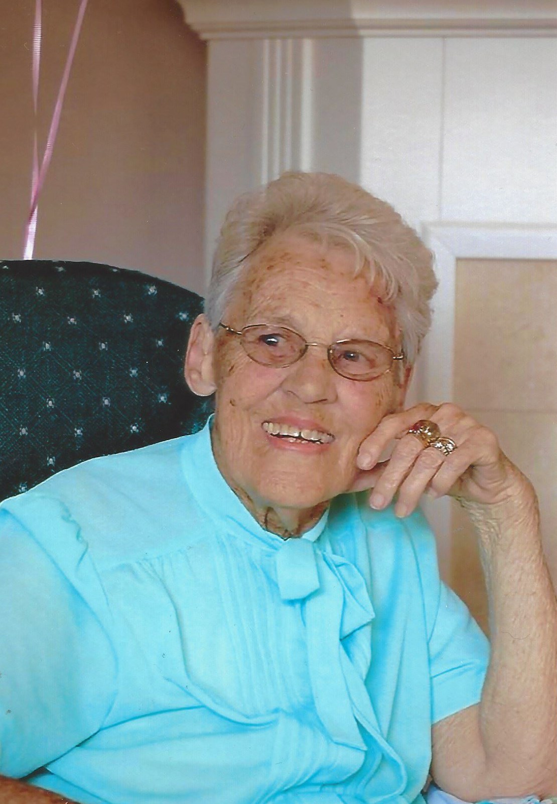 Obituary of Lenore Barbara Deacon