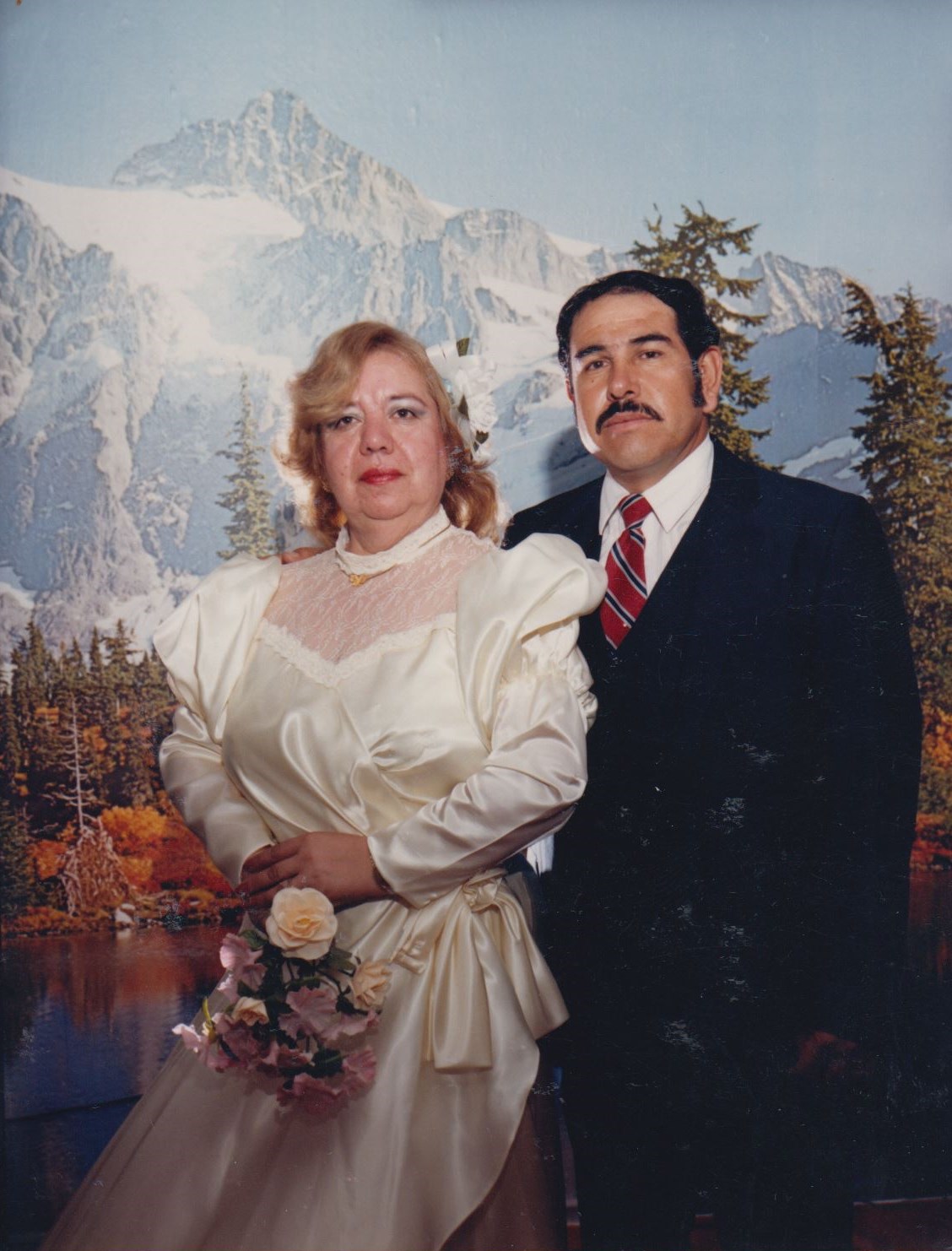 Obituary of Consuelo Edith Diaz Lepe Luna