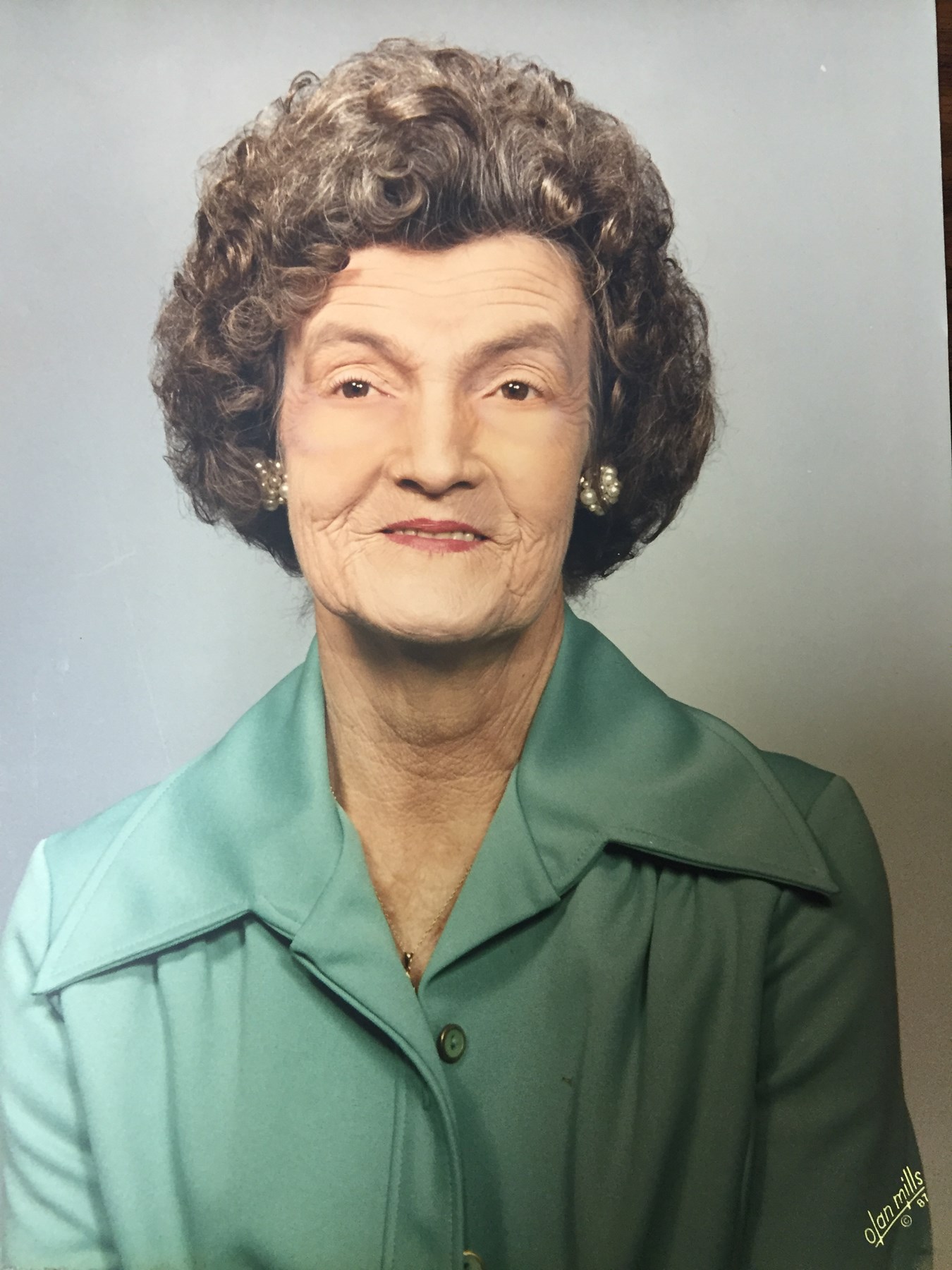 Obituary of Hellen Berniece Lax