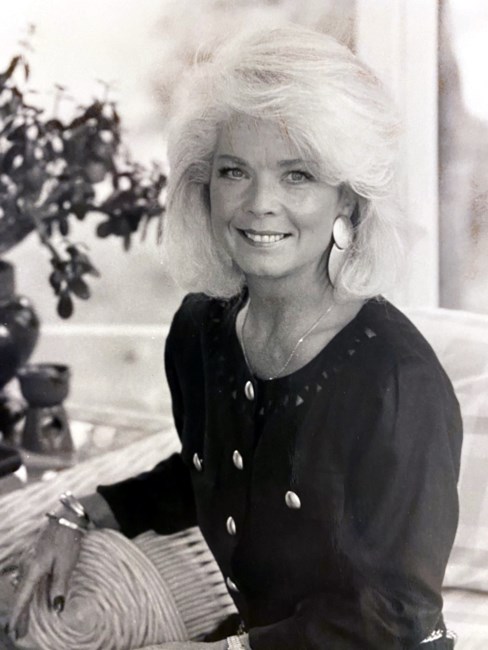 Obituary of Joan Fiona Ross