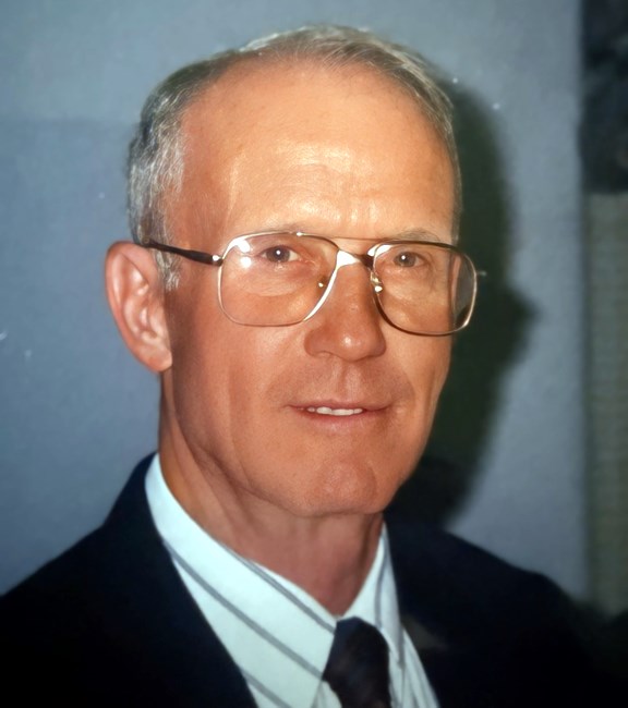 Obituary of Lowell Poston Morris