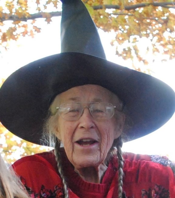 Obituary of Evelyn Yoder