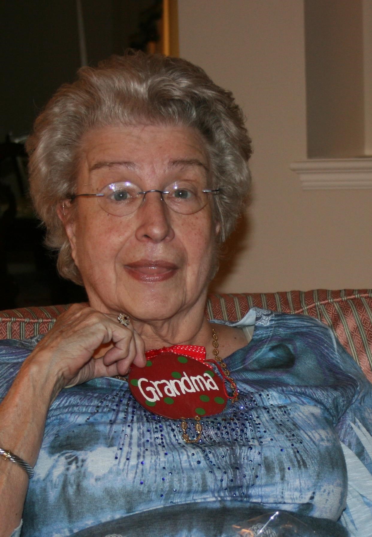 Obituary of Joyce Curry McLeod