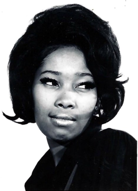 Obituary of Elaine Ruth Ross