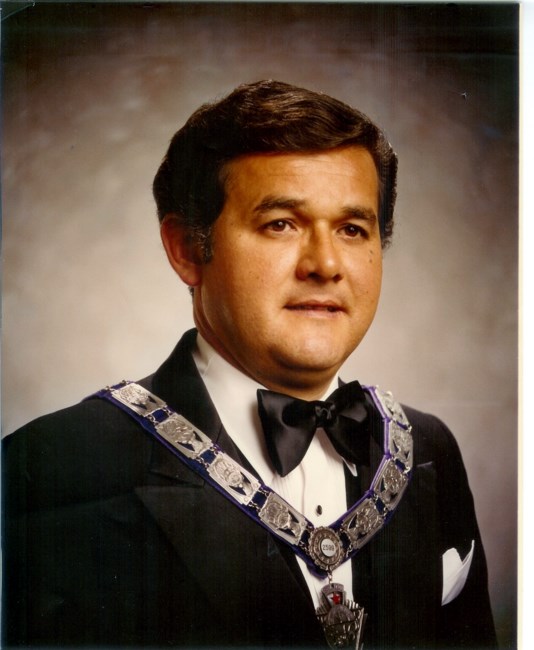 Obituary of Oscar Trino Urrutia