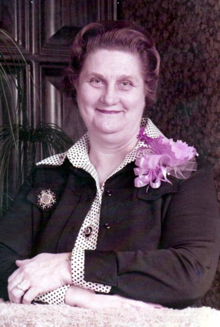 Obituary of Minnie Elizabeth (Burt) Davis