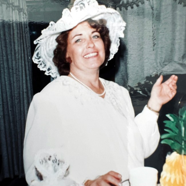 Obituario de Lois Elizabeth Doll-Lawson