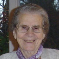 Obituary of Delia Petronilla (Lucente) Santilli