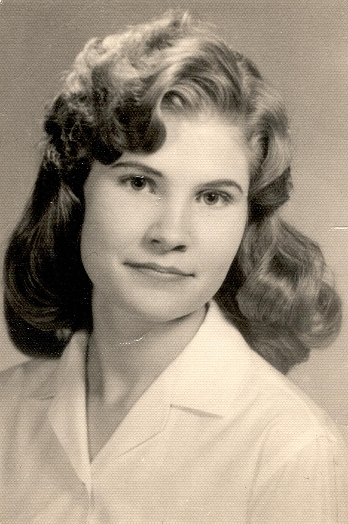 Obituary of Juanita Lyn Moores Collins