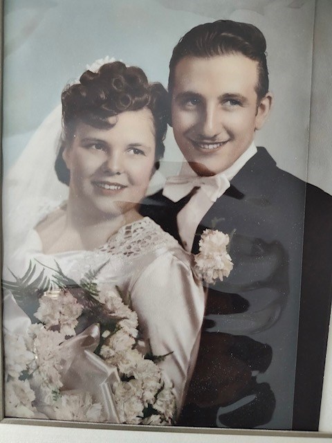 Obituary of Violet L. Hnanicek