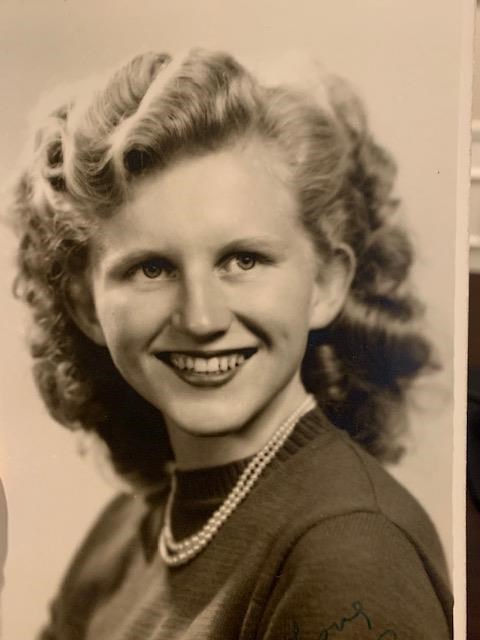 Obituary of Carol Helen Bell