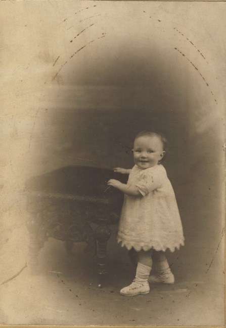 Obituary of Mrs. Phyllis Mills