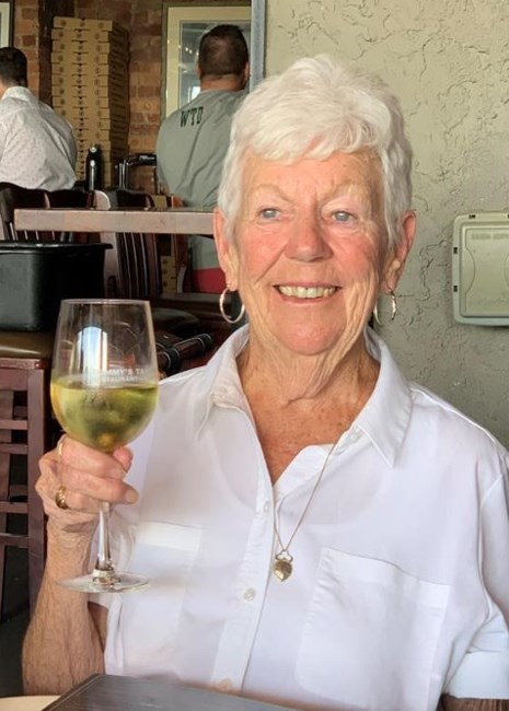 Avis de décès de Maureen E. Hennelly