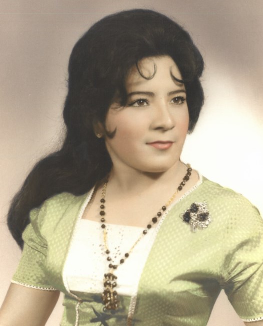 Obituary of Maria "Reyna" Lara