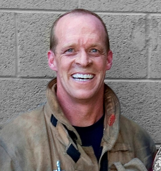 Obituario de Bruce Edward McGowan