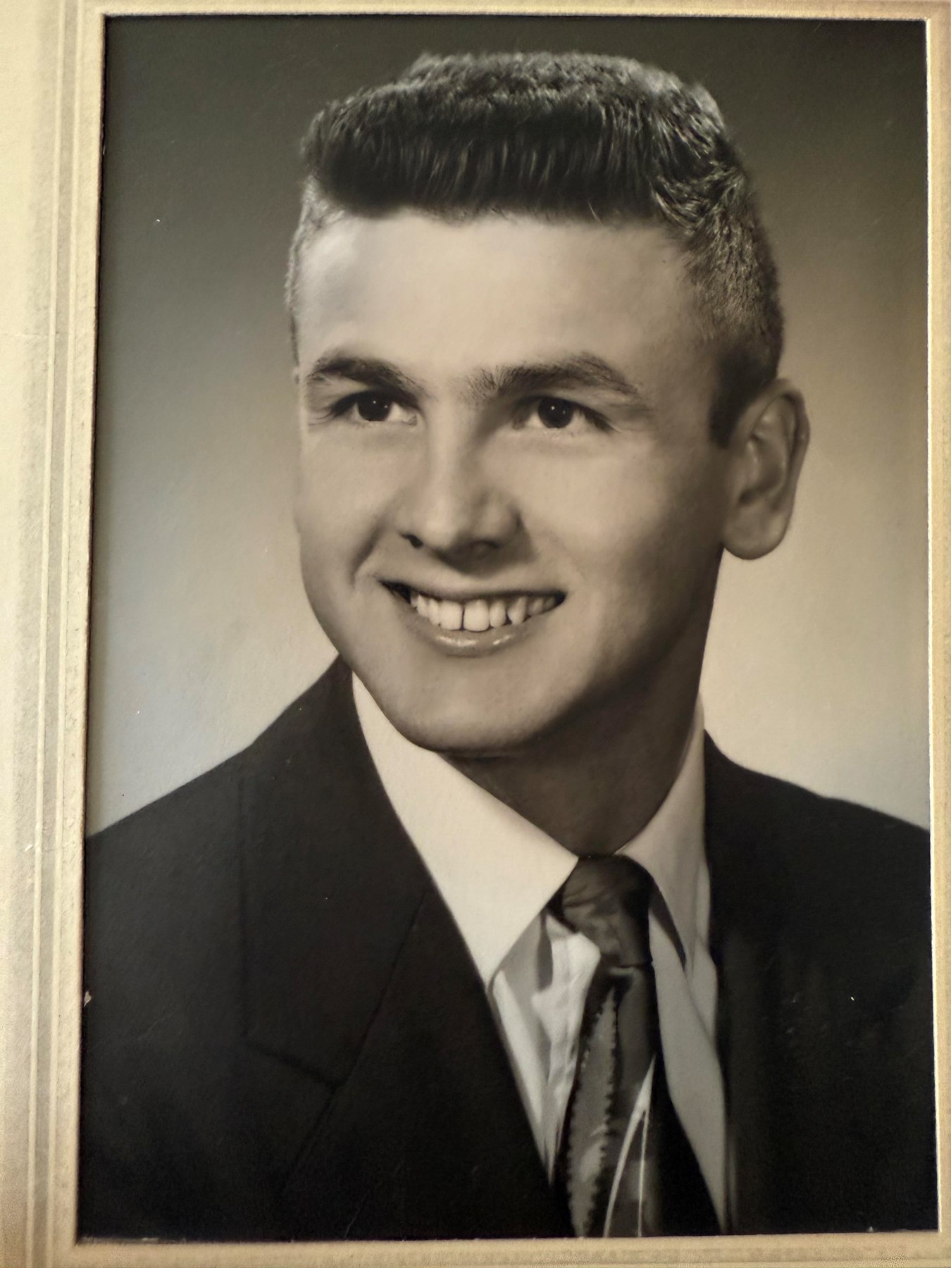 Avis de décès de Frank M. Zubovich