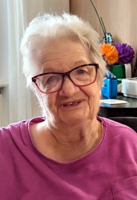 Obituary of Bea Ross