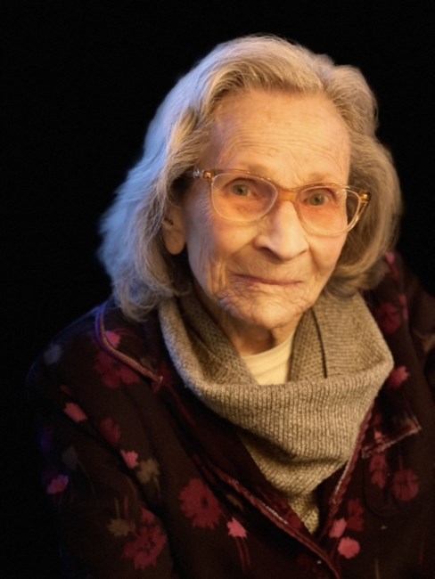 Obituary of Undene Clark Hartley