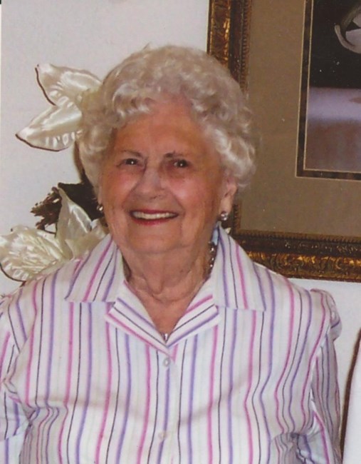 Obituary of Mrs. Maie Ray Suits