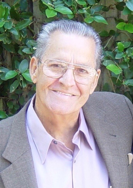 Obituario de Julio C Portales