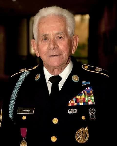 Obituary of Walter Raymond LeVasseur
