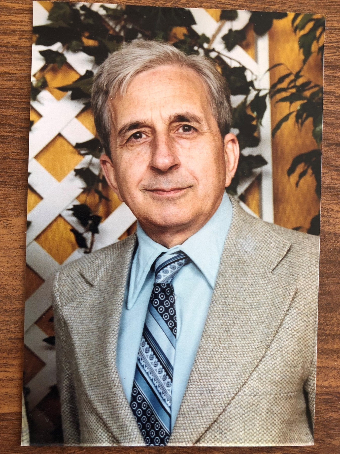 Obituary of Dr. Younis Al-Kass