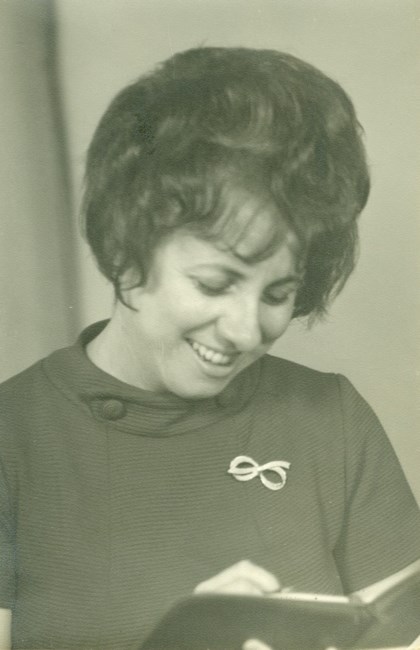 Obituary of Maria Elena Saavedra
