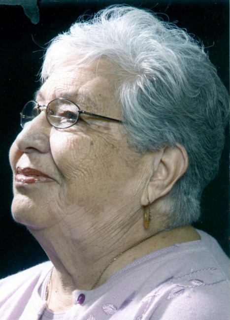 Obituario de Estela V. Vasquez Quintana