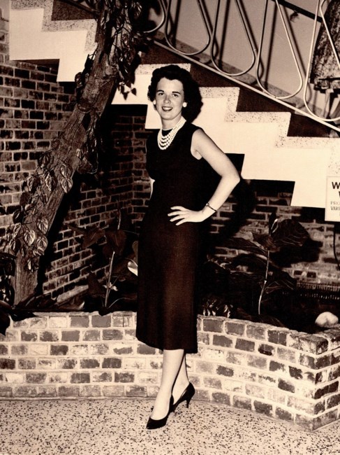 Obituary of Winifred "Winnie" M. Bowles