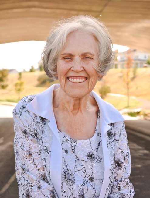 Obituary of Lorraine McCarty