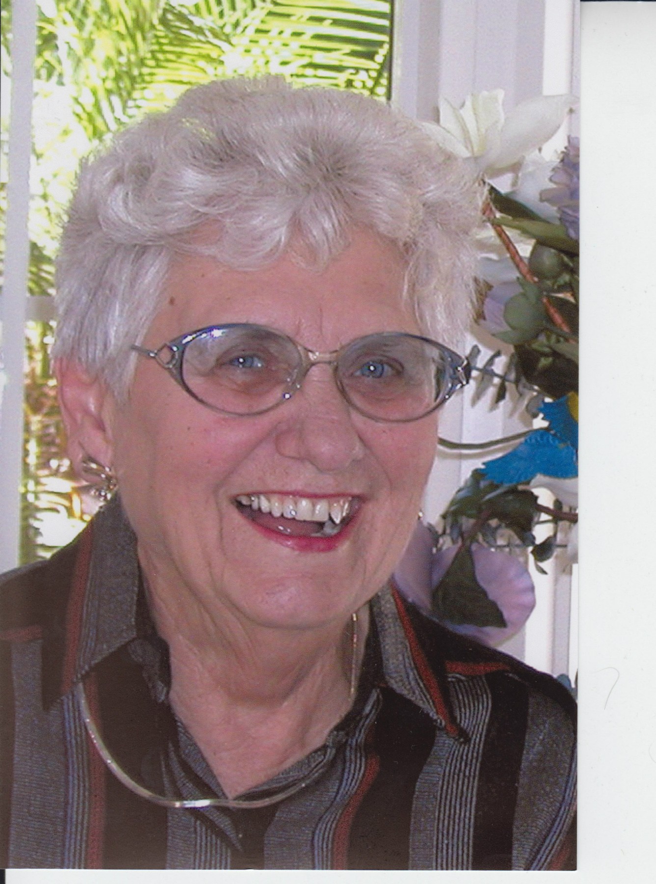 Obituary of Mary Margaret Van Zonneveld