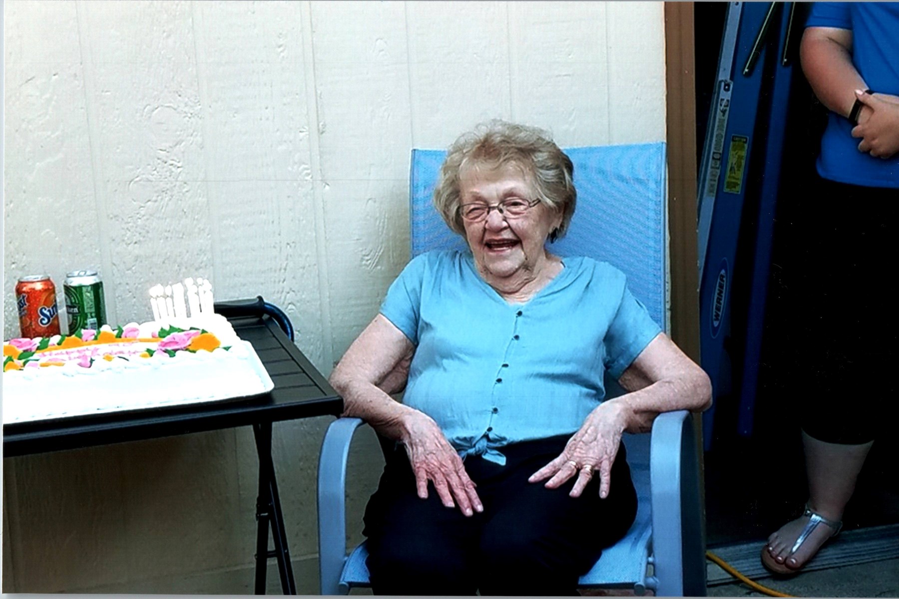 Obituary of Sylvia Violet Lofgren